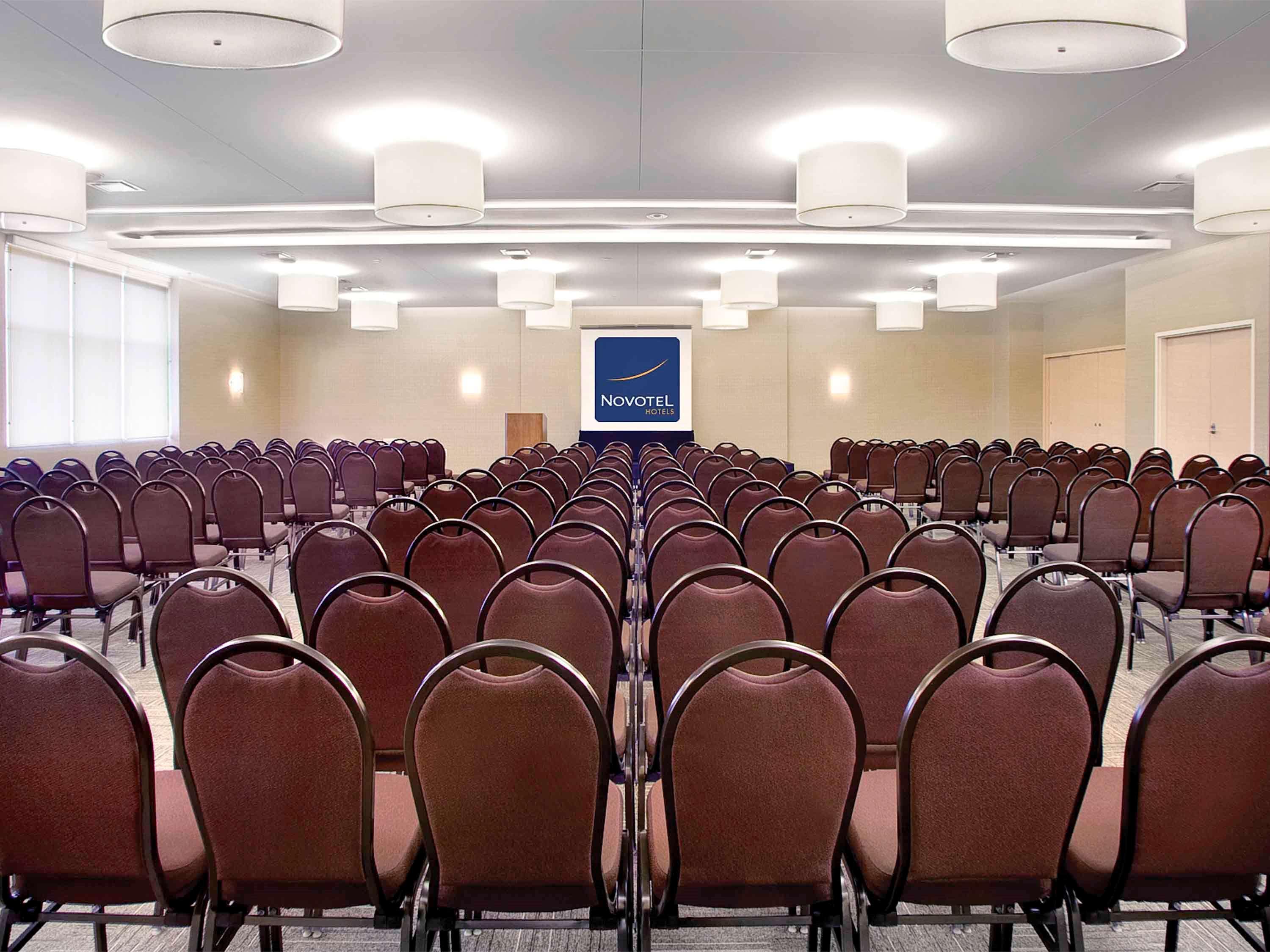 Novotel Montreal Aeroport Dorval Zewnętrze zdjęcie